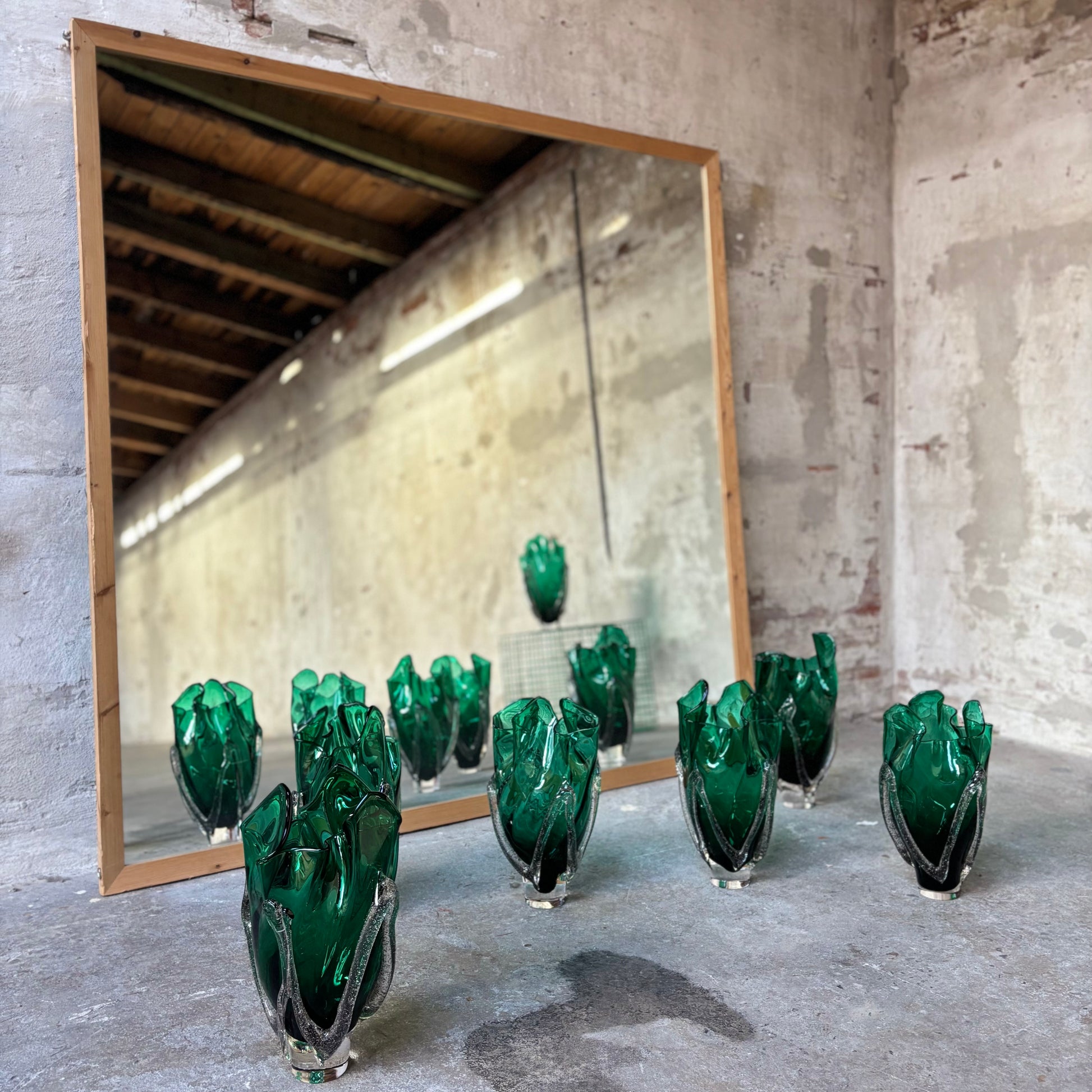 Kodanska Faith Vase 02 Art Vase Green W/Sand Art