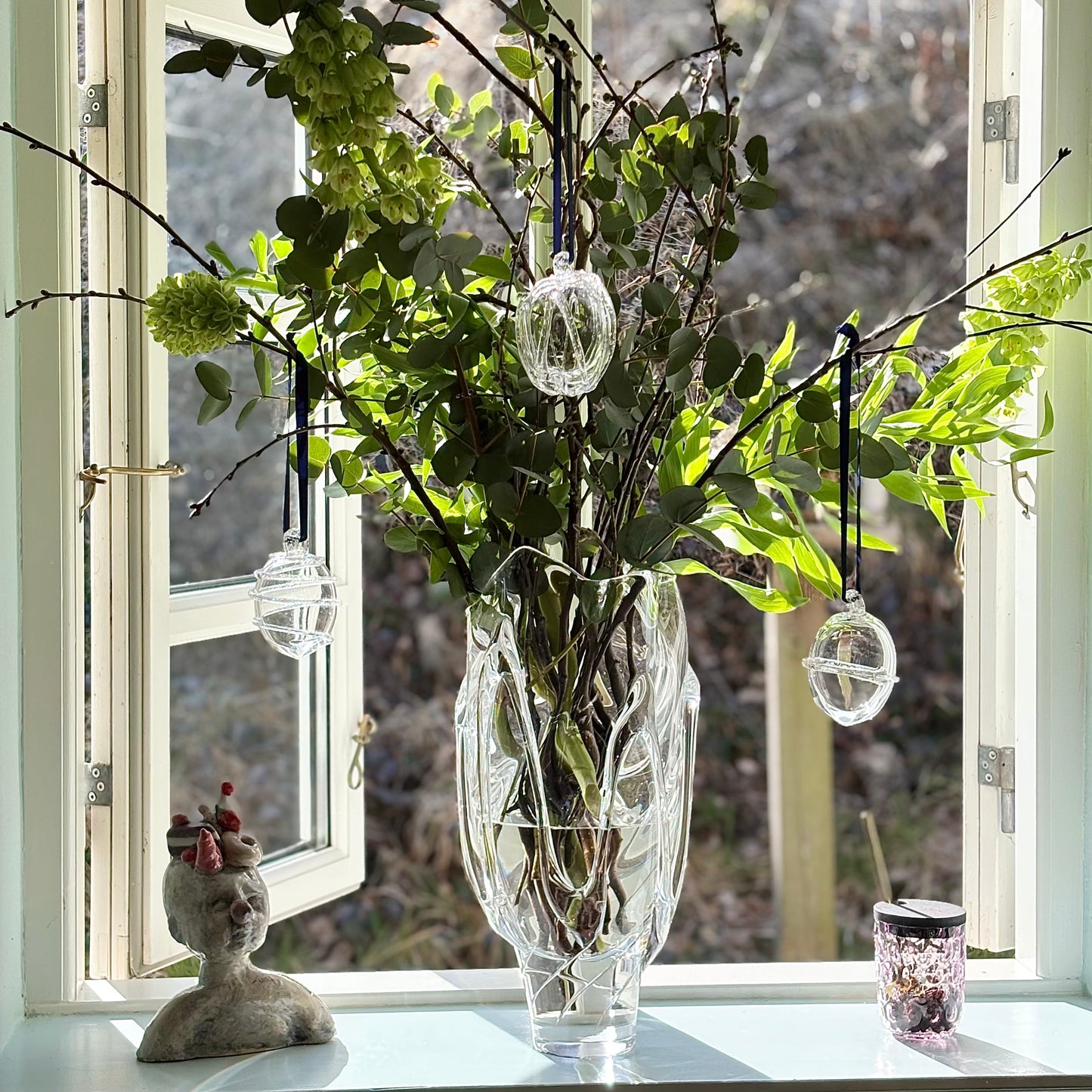 Kodanska Seasons in Glass Ornament Ornament Clear w. Circle Sand Art DK